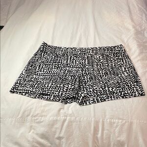 Banana Republic Black & White Printed Athletic Shorts